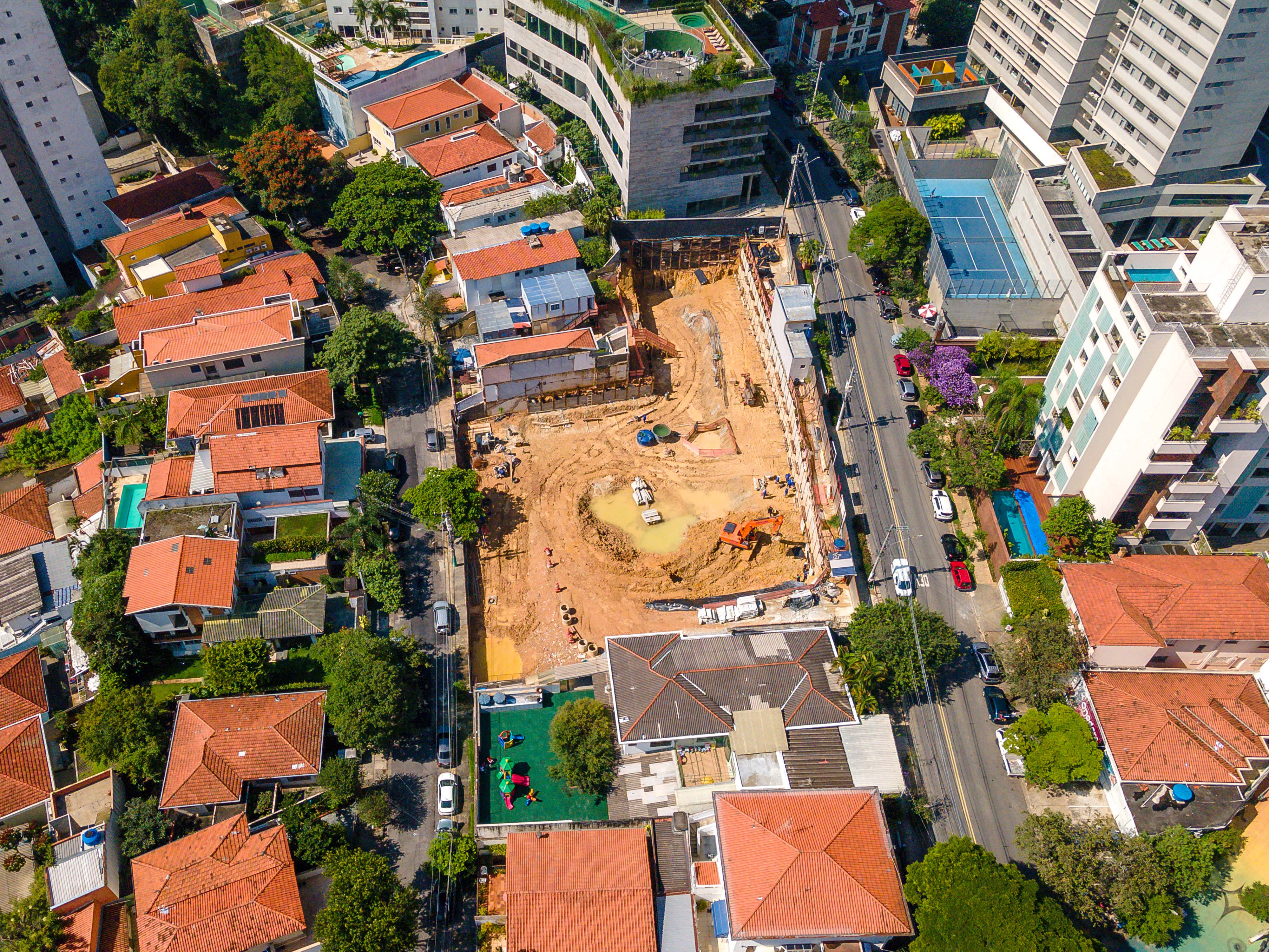 Imagem da obra em andamento